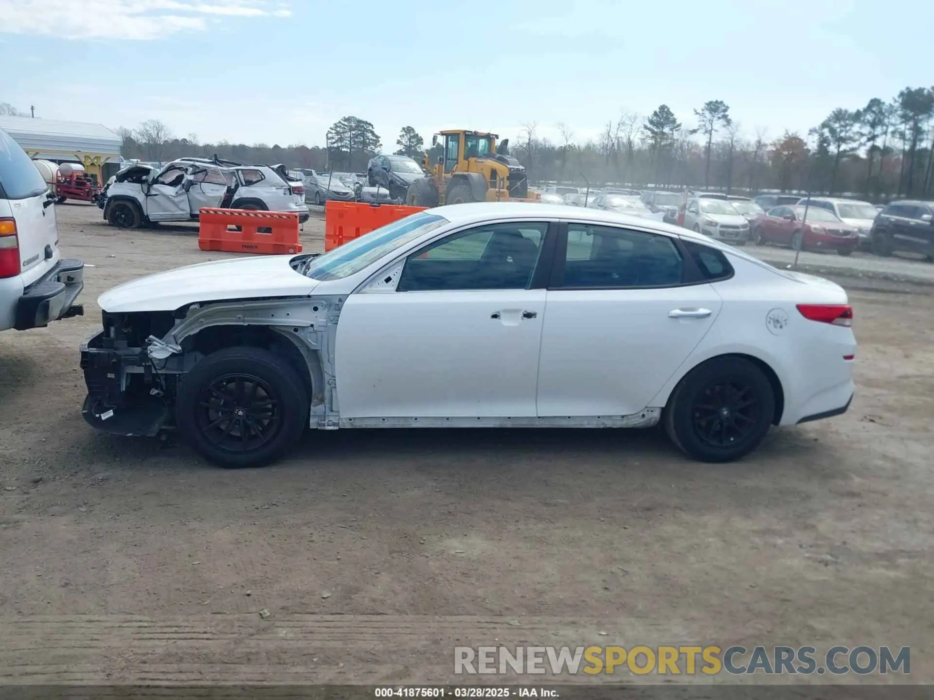 14 Photograph of a damaged car 5XXGT4L36LG388082 KIA OPTIMA 2020