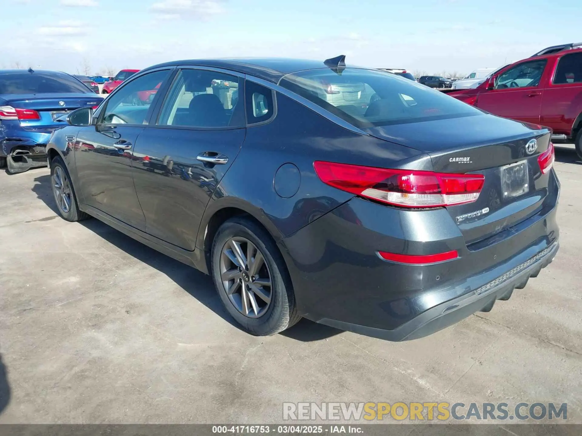 3 Photograph of a damaged car 5XXGT4L36LG389152 KIA OPTIMA 2020