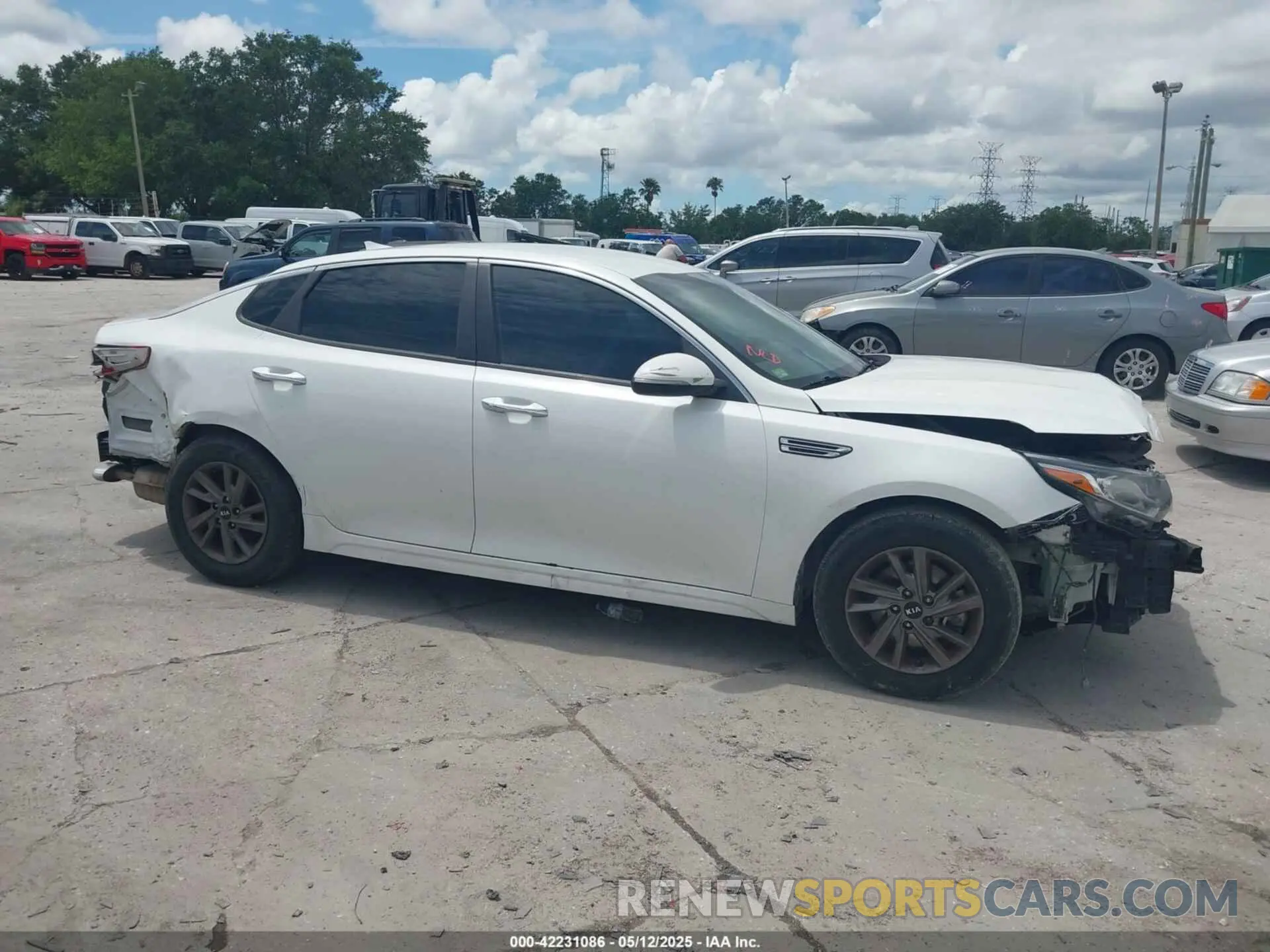 13 Photograph of a damaged car 5XXGT4L36LG394433 KIA OPTIMA 2020