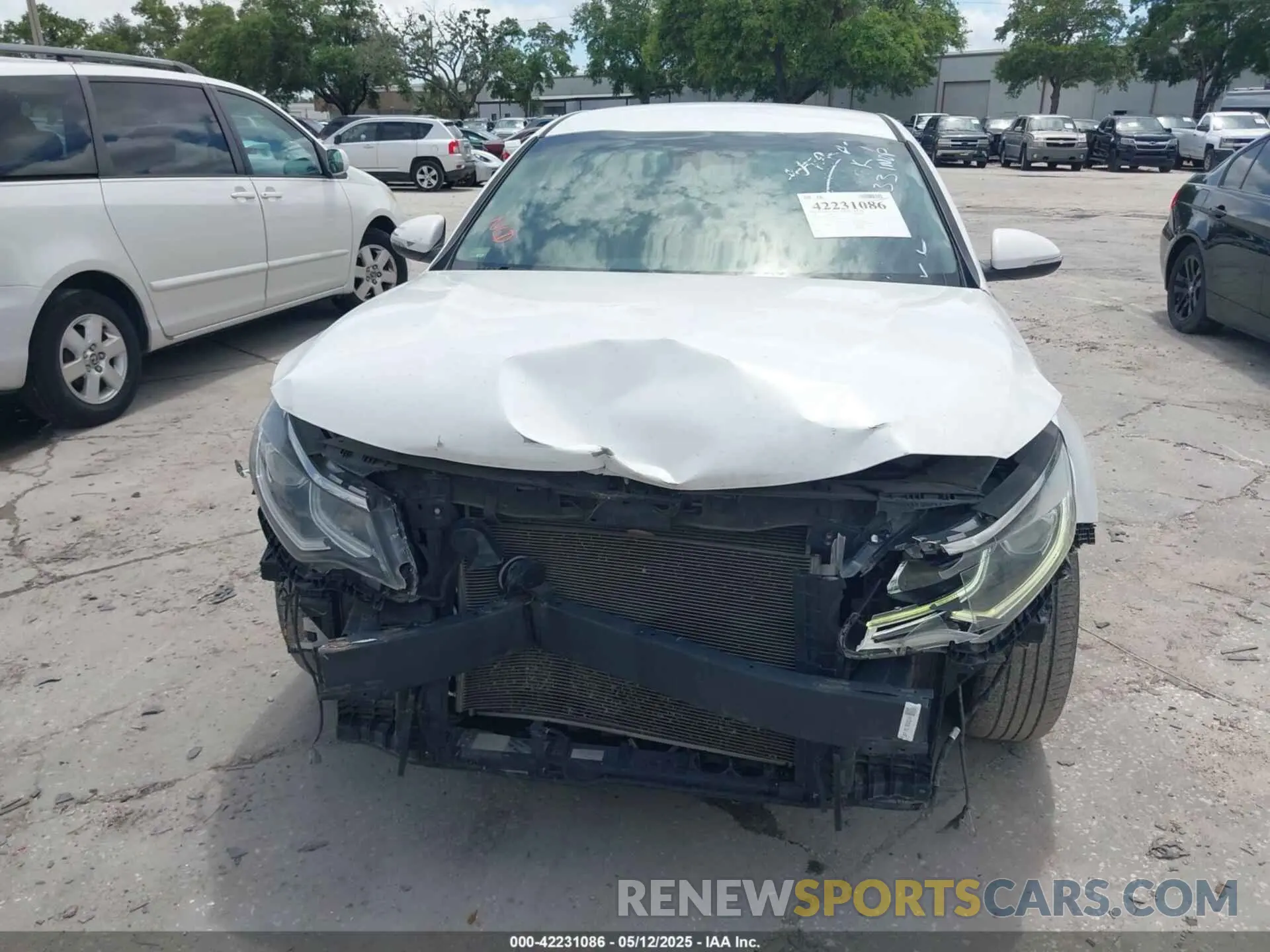 6 Photograph of a damaged car 5XXGT4L36LG394433 KIA OPTIMA 2020