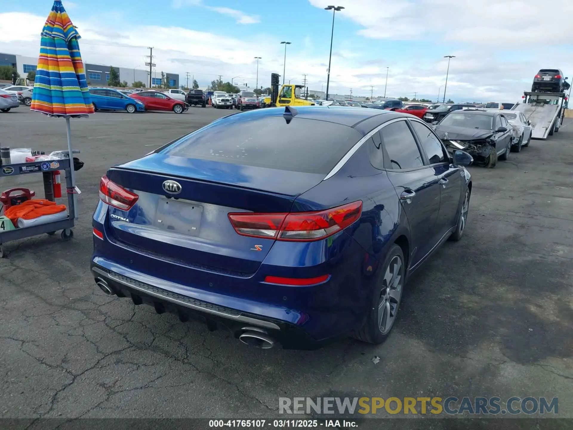 4 Photograph of a damaged car 5XXGT4L36LG416009 KIA OPTIMA 2020