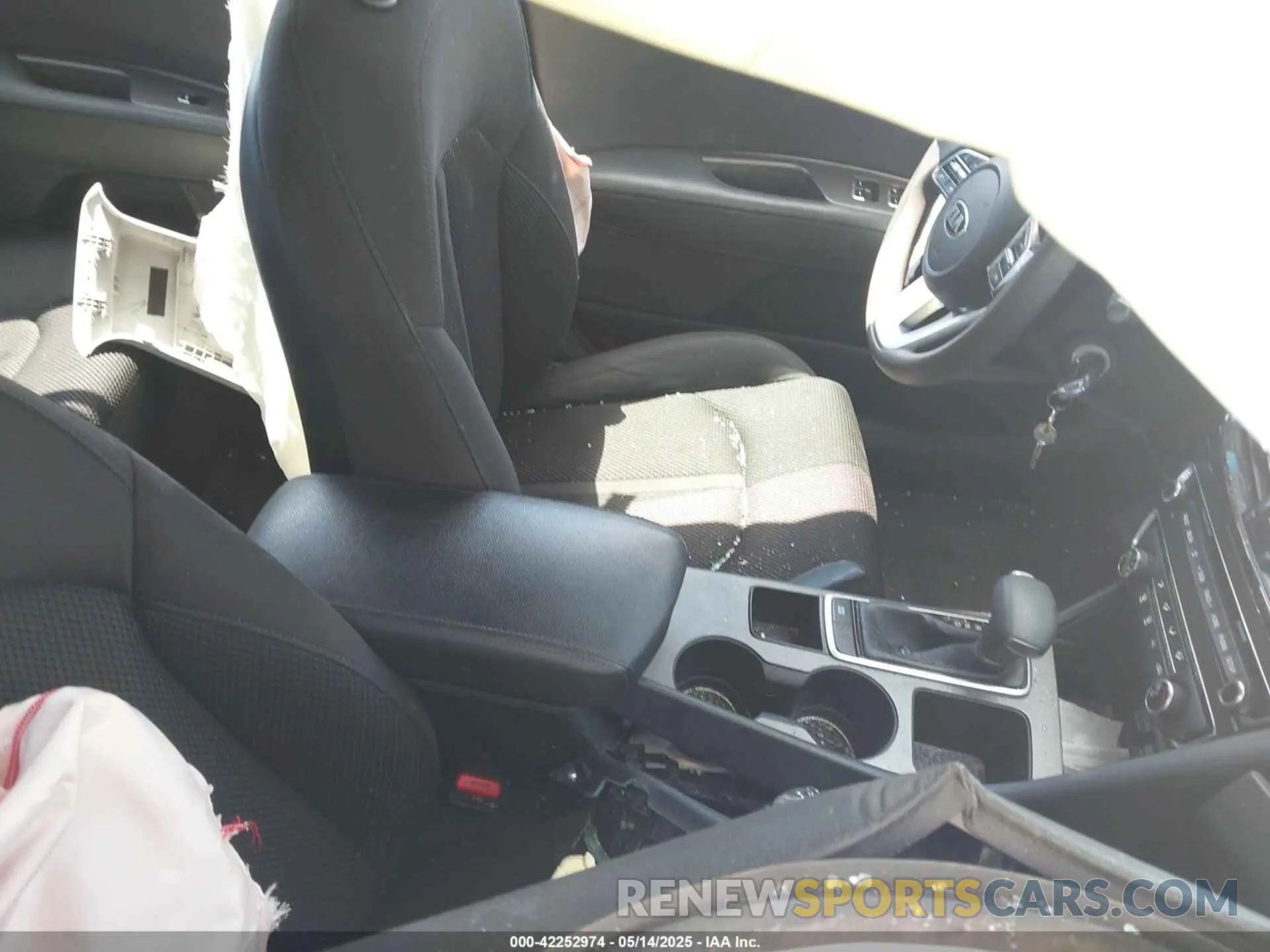5 Фотография поврежденного автомобиля 5XXGT4L36LG423803 KIA OPTIMA 2020