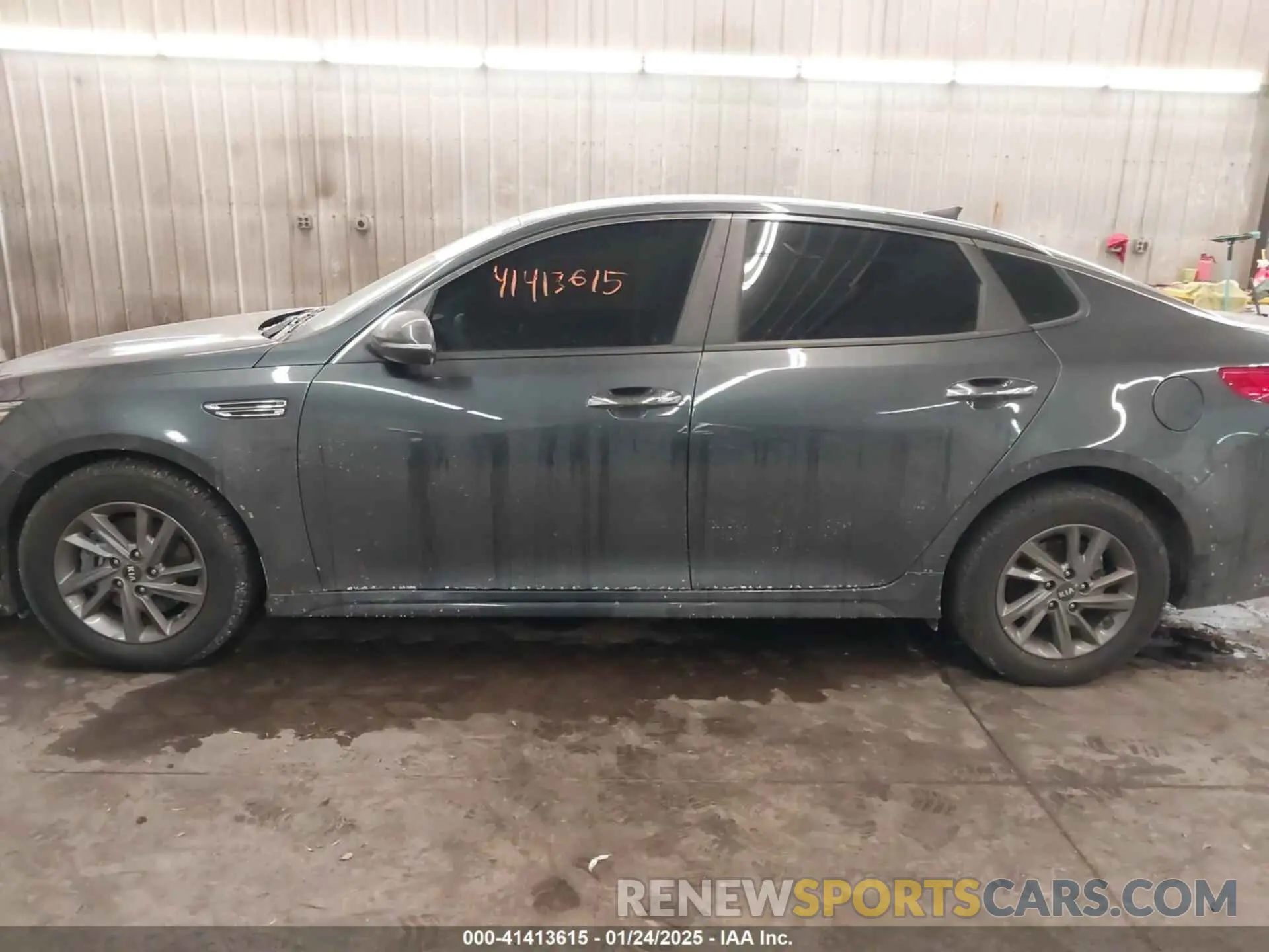 15 Photograph of a damaged car 5XXGT4L36LG439905 KIA OPTIMA 2020