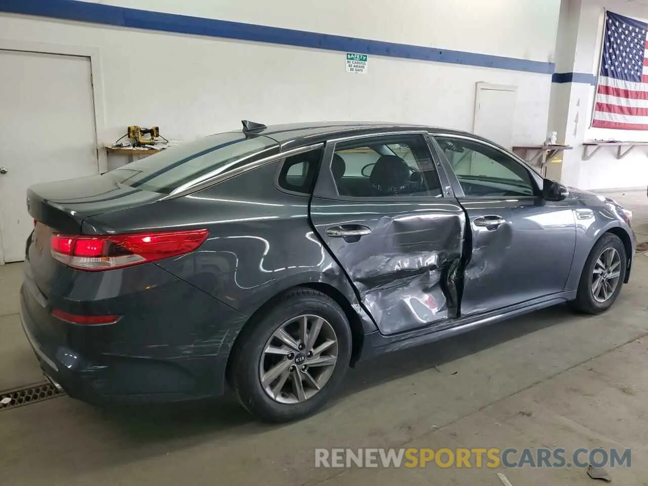 3 Фотография поврежденного автомобиля 5XXGT4L36LG450855 KIA OPTIMA 2020