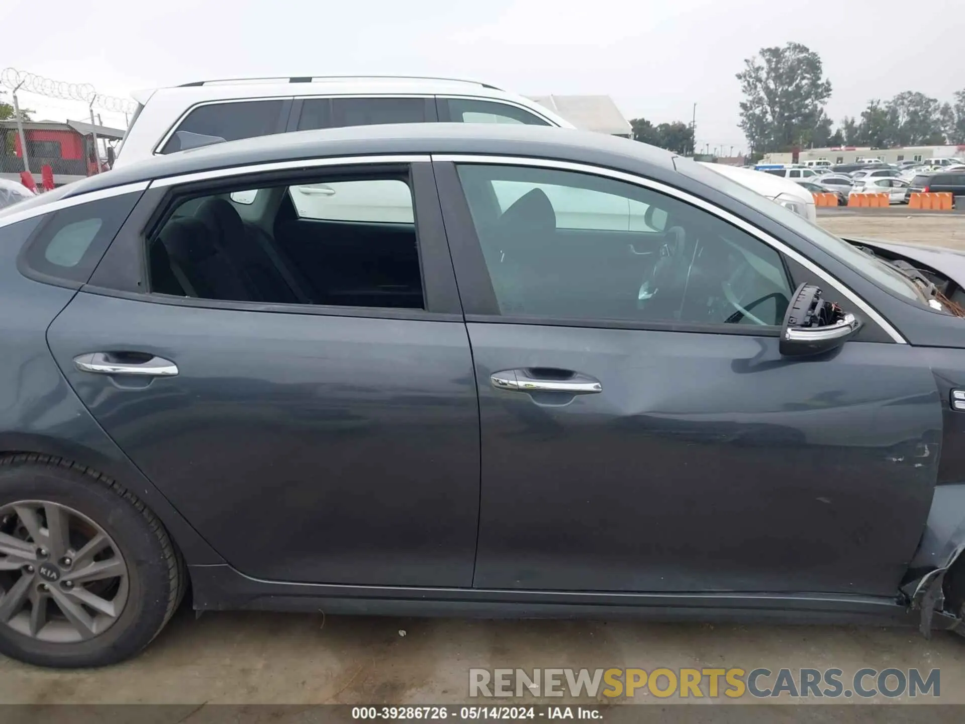 14 Photograph of a damaged car 5XXGT4L37LG389290 KIA OPTIMA 2020