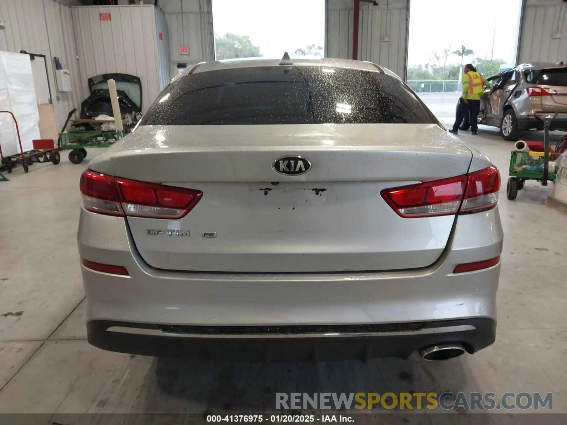 15 Photograph of a damaged car 5XXGT4L37LG391573 KIA OPTIMA 2020