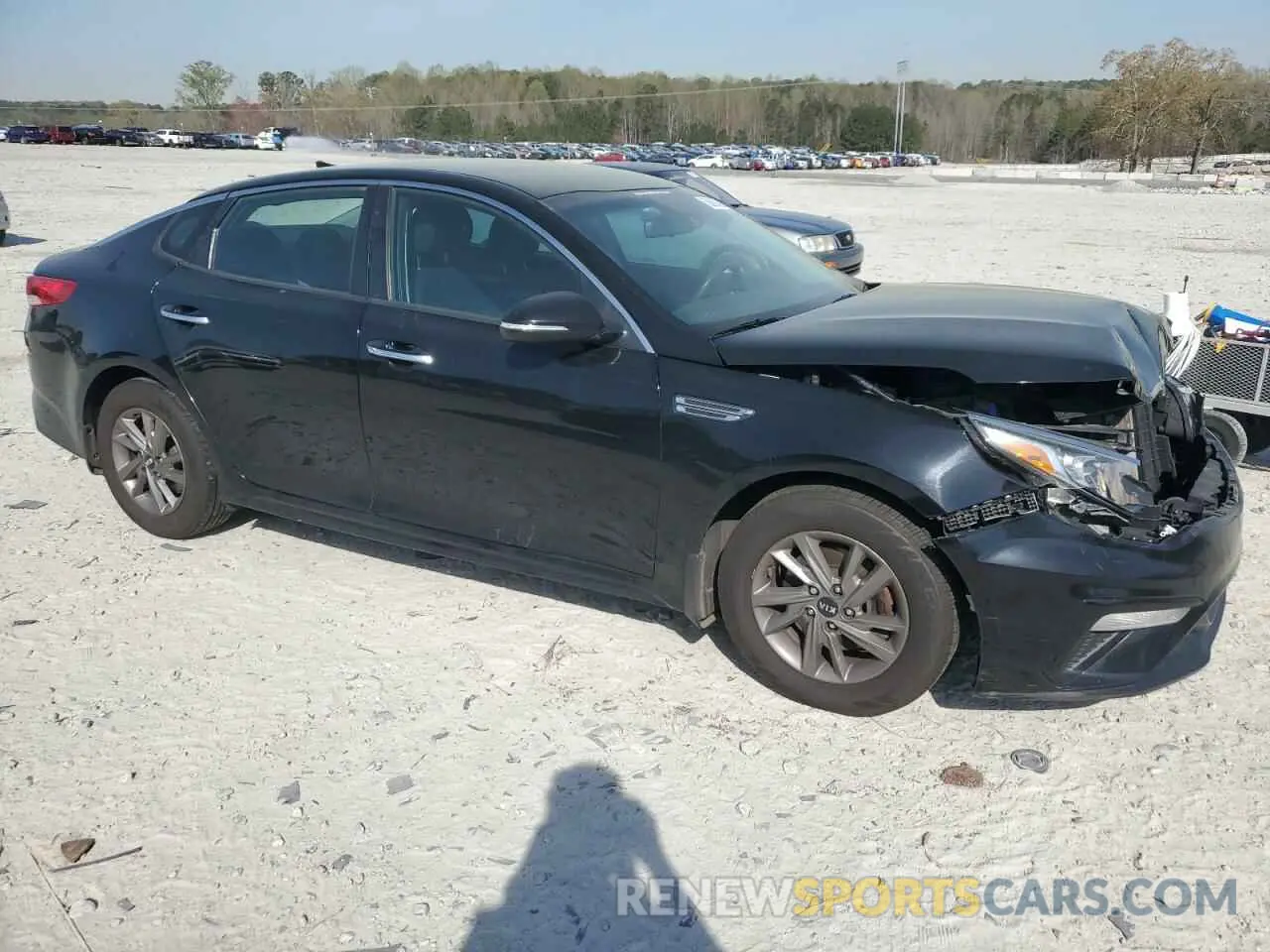 4 Photograph of a damaged car 5XXGT4L37LG393470 KIA OPTIMA 2020