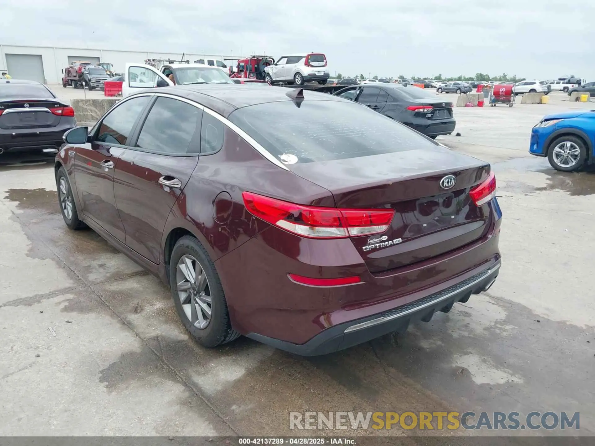 3 Фотография поврежденного автомобиля 5XXGT4L37LG402118 KIA OPTIMA 2020