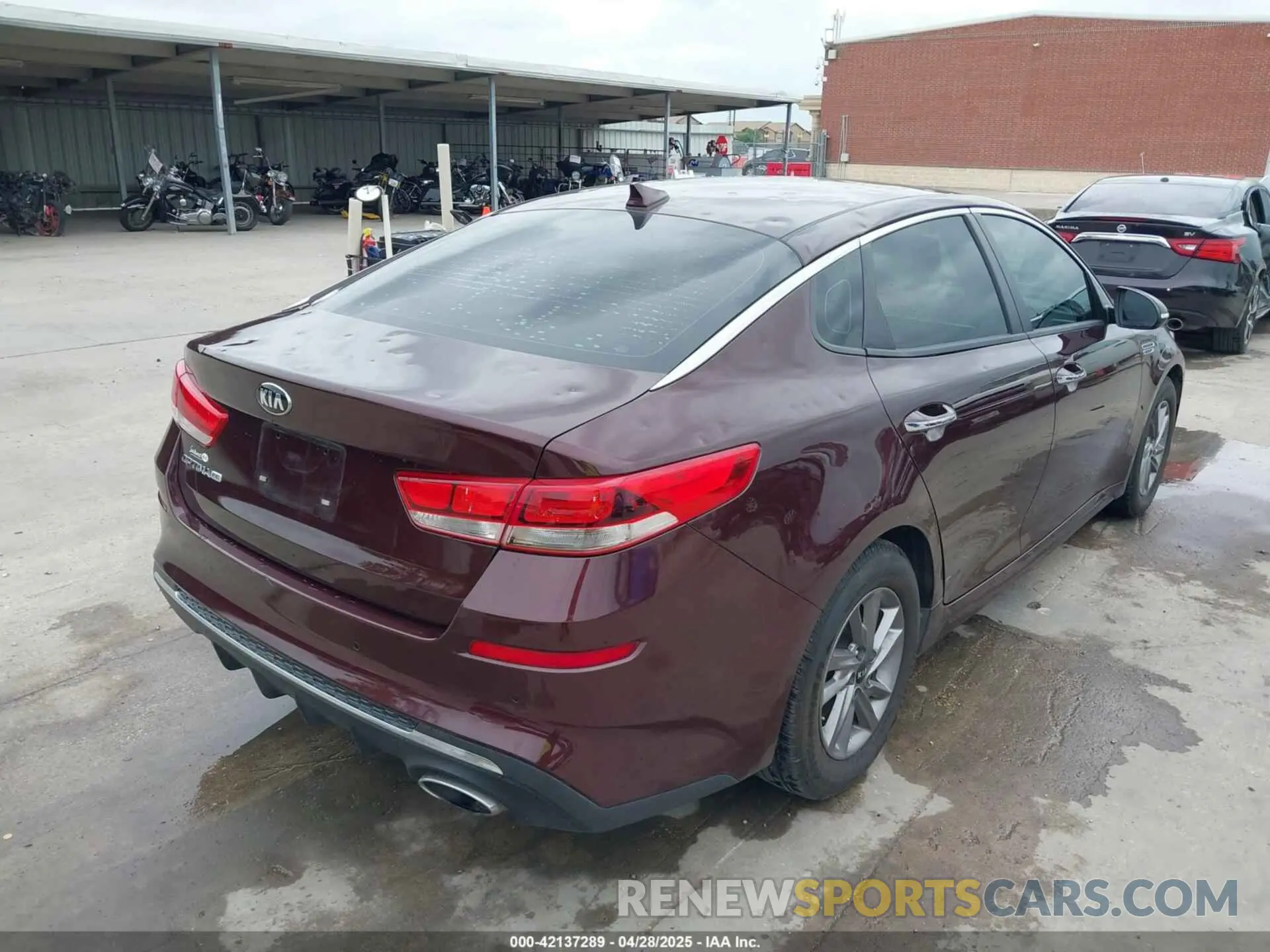 4 Фотография поврежденного автомобиля 5XXGT4L37LG402118 KIA OPTIMA 2020
