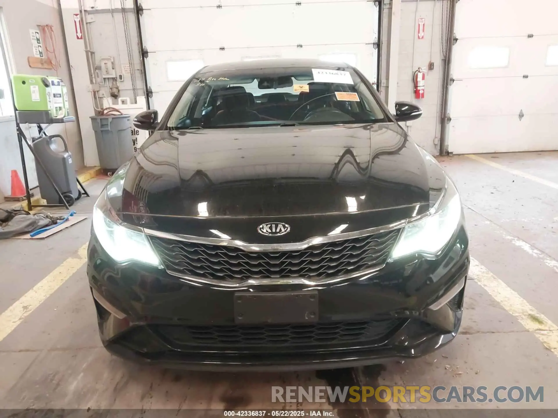 12 Фотография поврежденного автомобиля 5XXGT4L37LG422014 KIA OPTIMA 2020