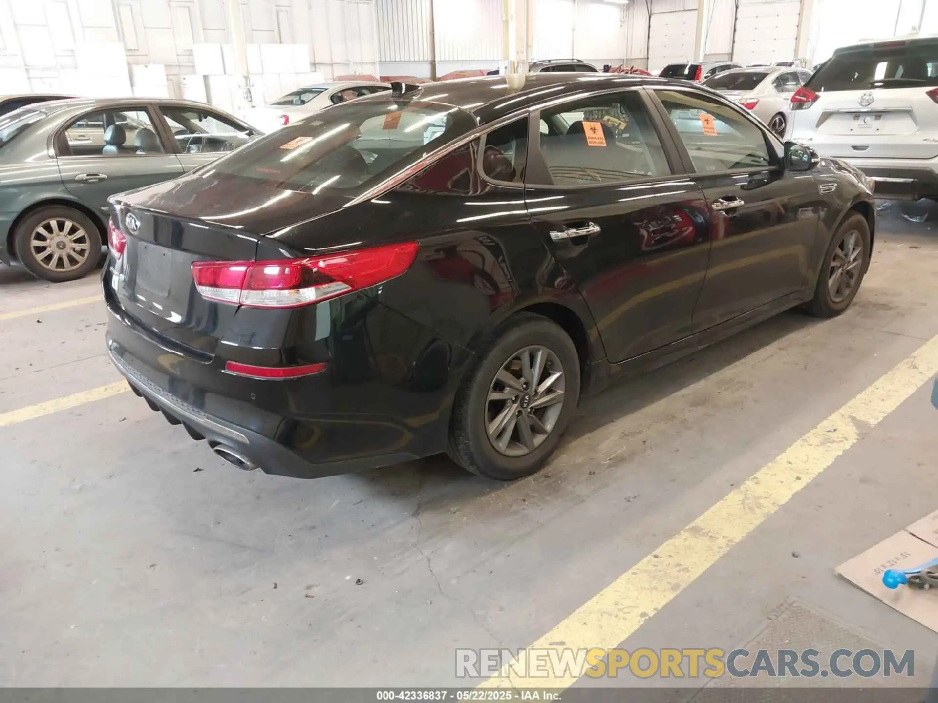 4 Фотография поврежденного автомобиля 5XXGT4L37LG422014 KIA OPTIMA 2020