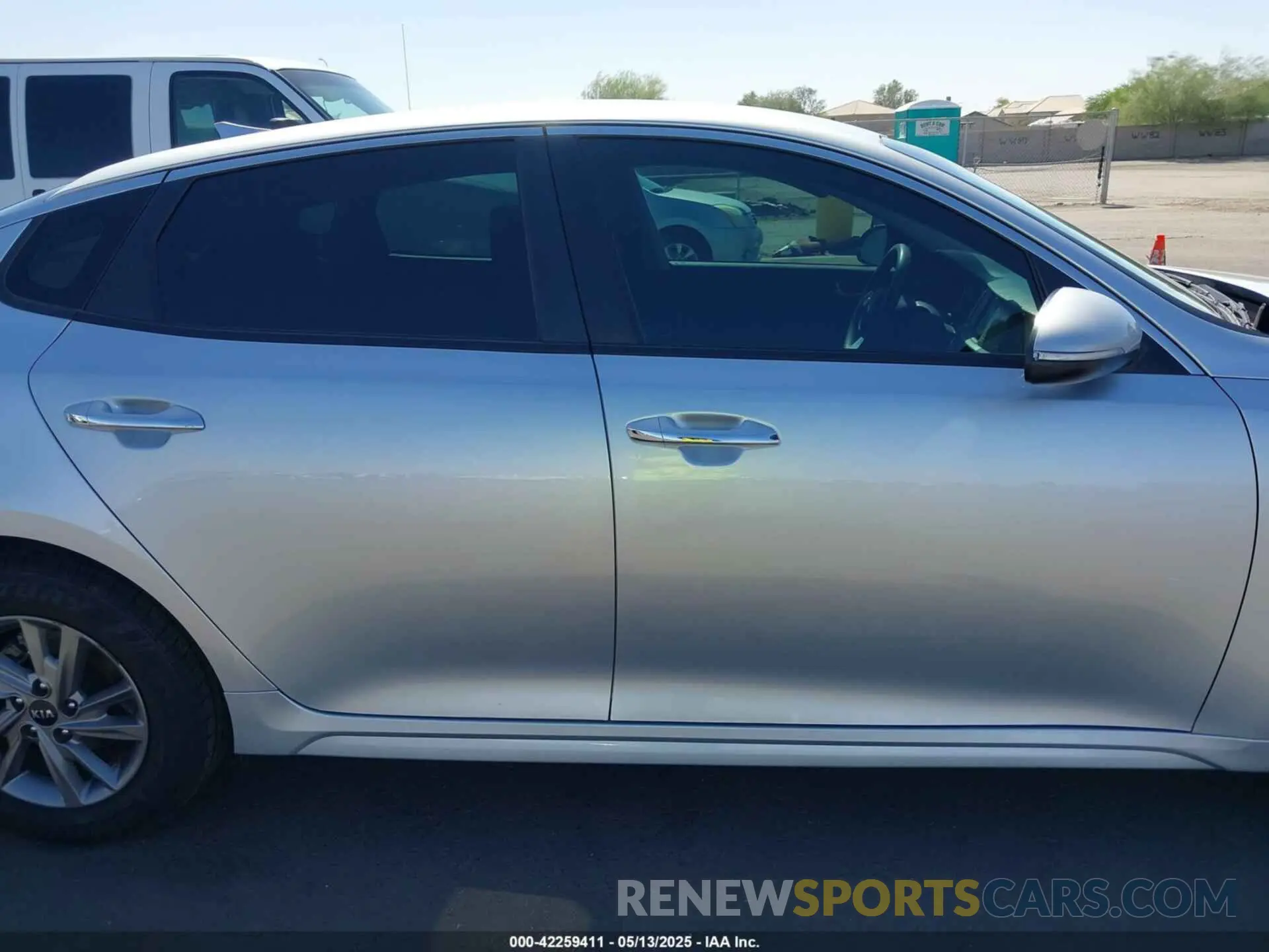 14 Photograph of a damaged car 5XXGT4L37LG442134 KIA OPTIMA 2020