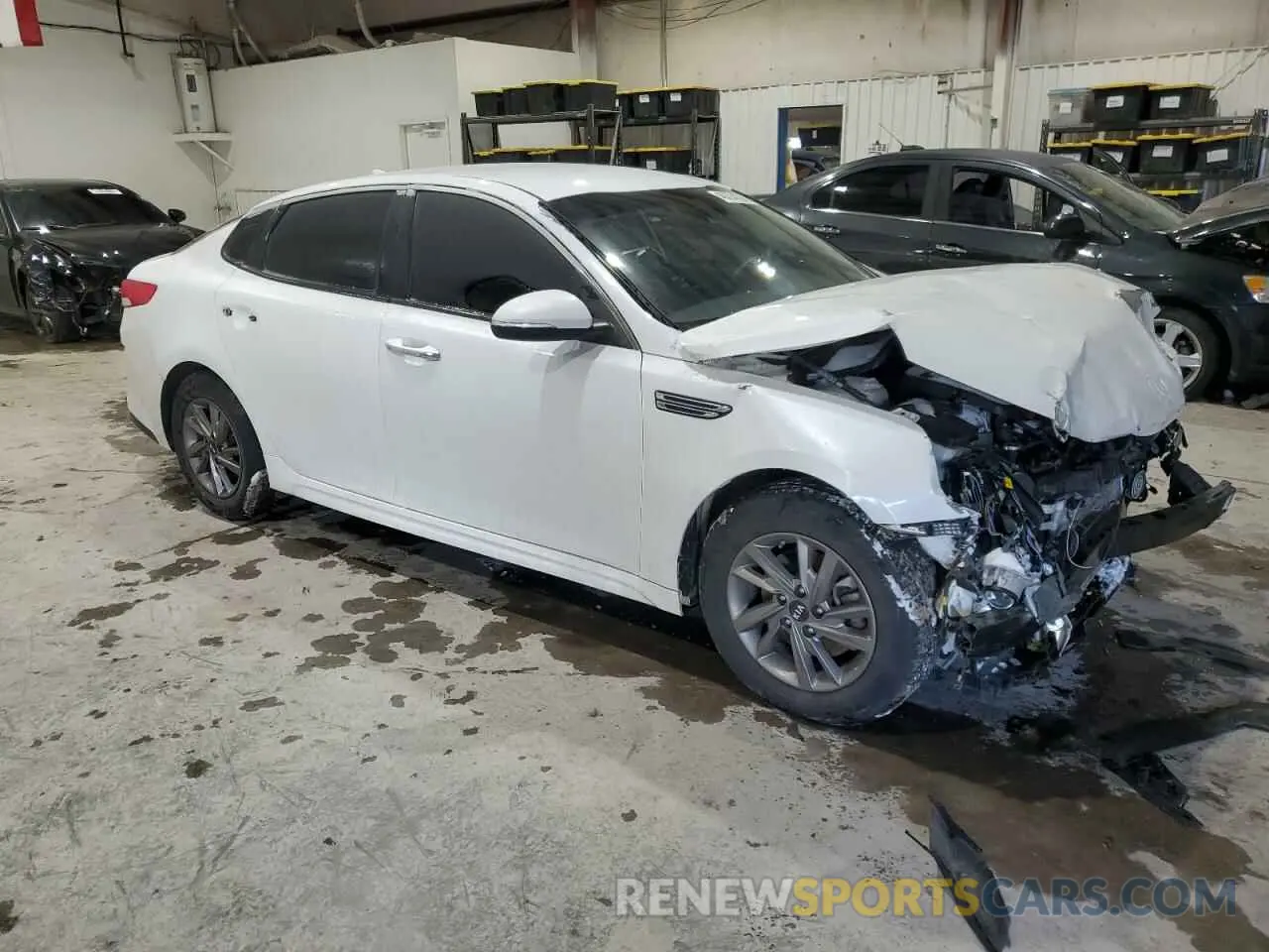 4 Фотография поврежденного автомобиля 5XXGT4L38LG383756 KIA OPTIMA 2020