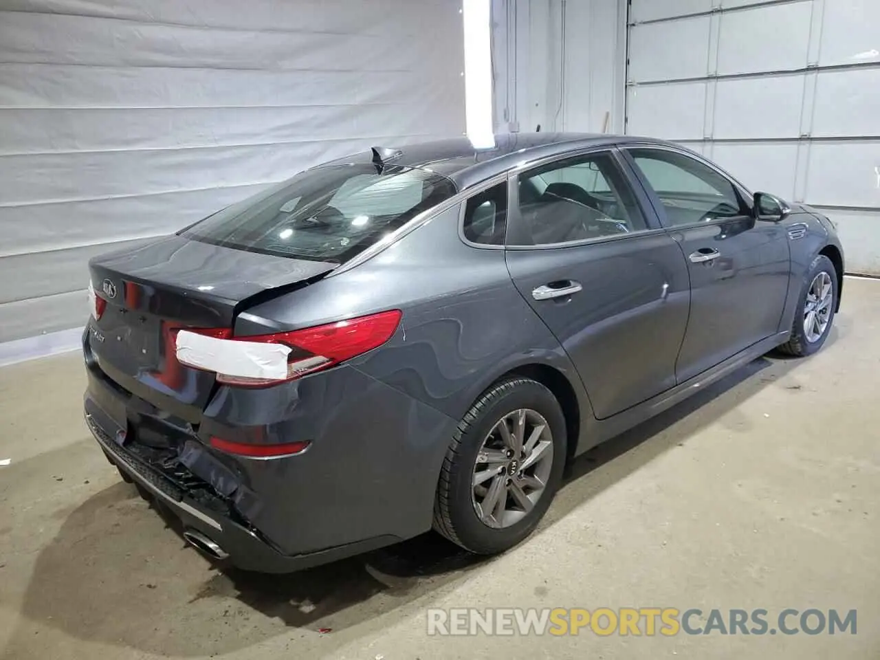 3 Photograph of a damaged car 5XXGT4L38LG390433 KIA OPTIMA 2020