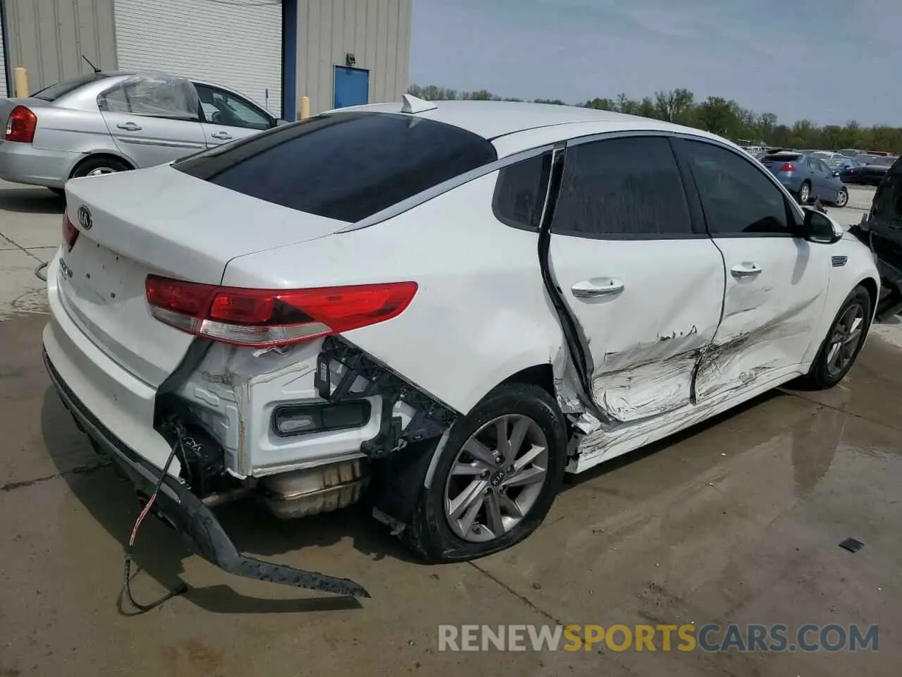 3 Фотография поврежденного автомобиля 5XXGT4L38LG395924 KIA OPTIMA 2020
