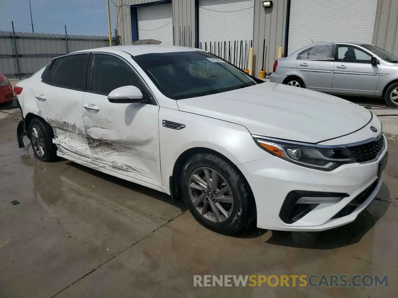 4 Фотография поврежденного автомобиля 5XXGT4L38LG395924 KIA OPTIMA 2020