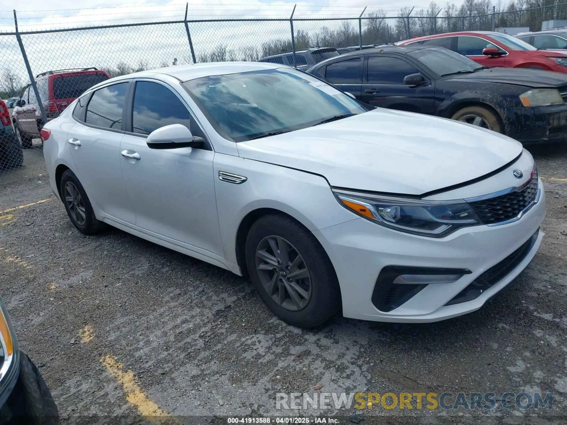 1 Photograph of a damaged car 5XXGT4L38LG415878 KIA OPTIMA 2020