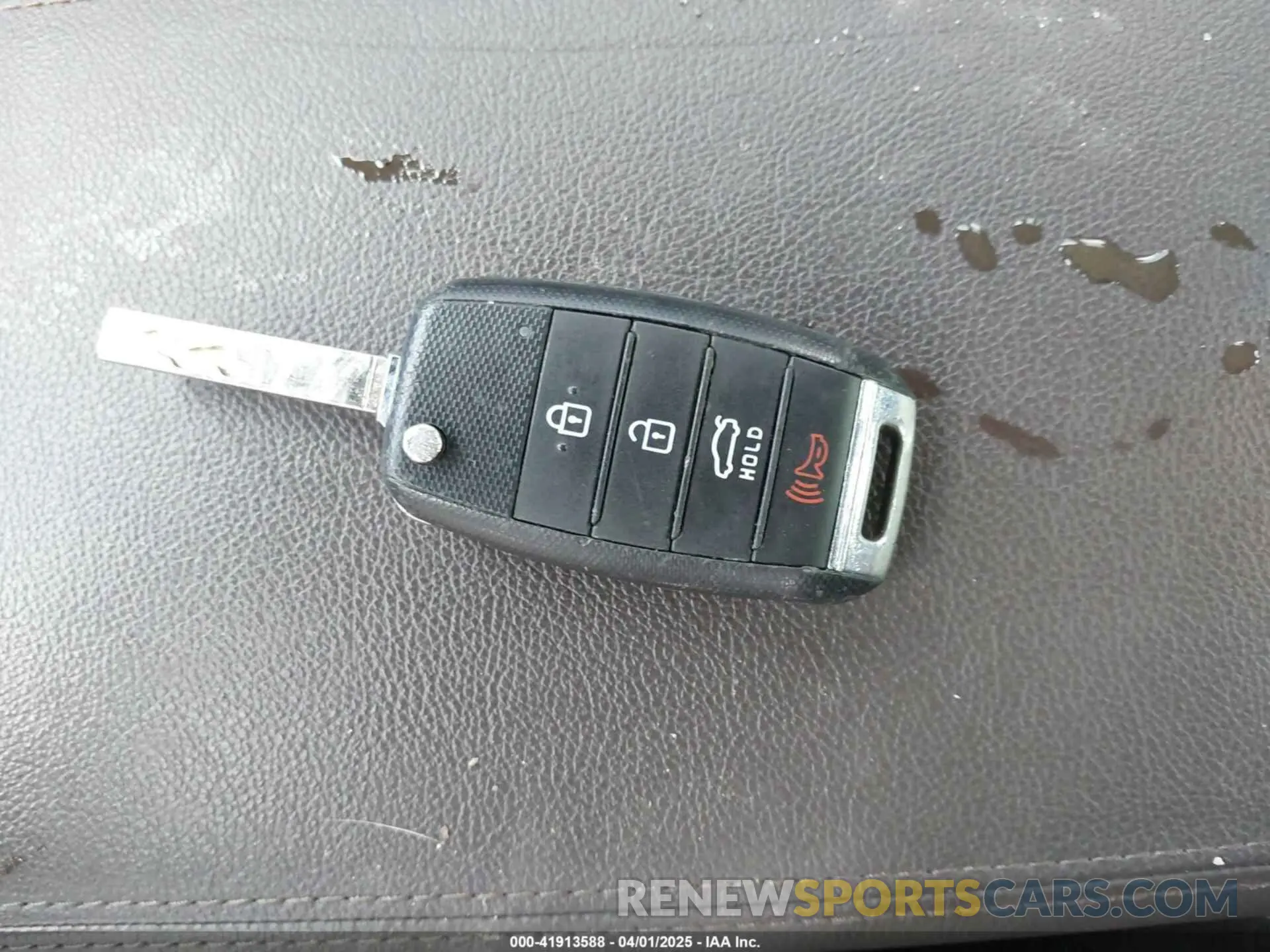11 Photograph of a damaged car 5XXGT4L38LG415878 KIA OPTIMA 2020