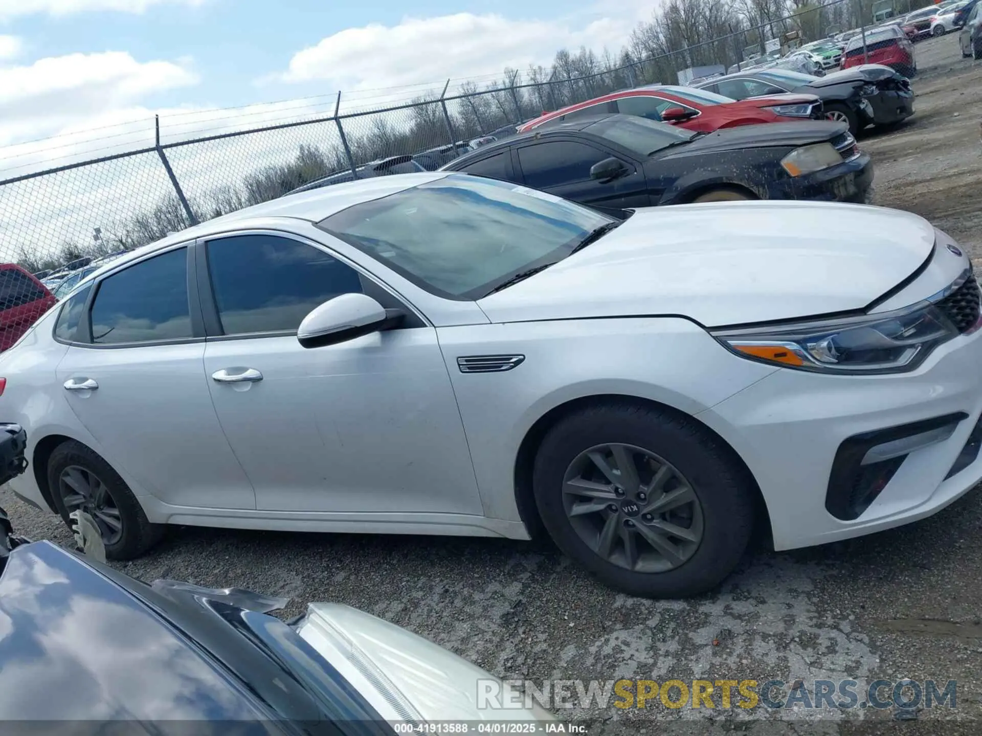 13 Photograph of a damaged car 5XXGT4L38LG415878 KIA OPTIMA 2020