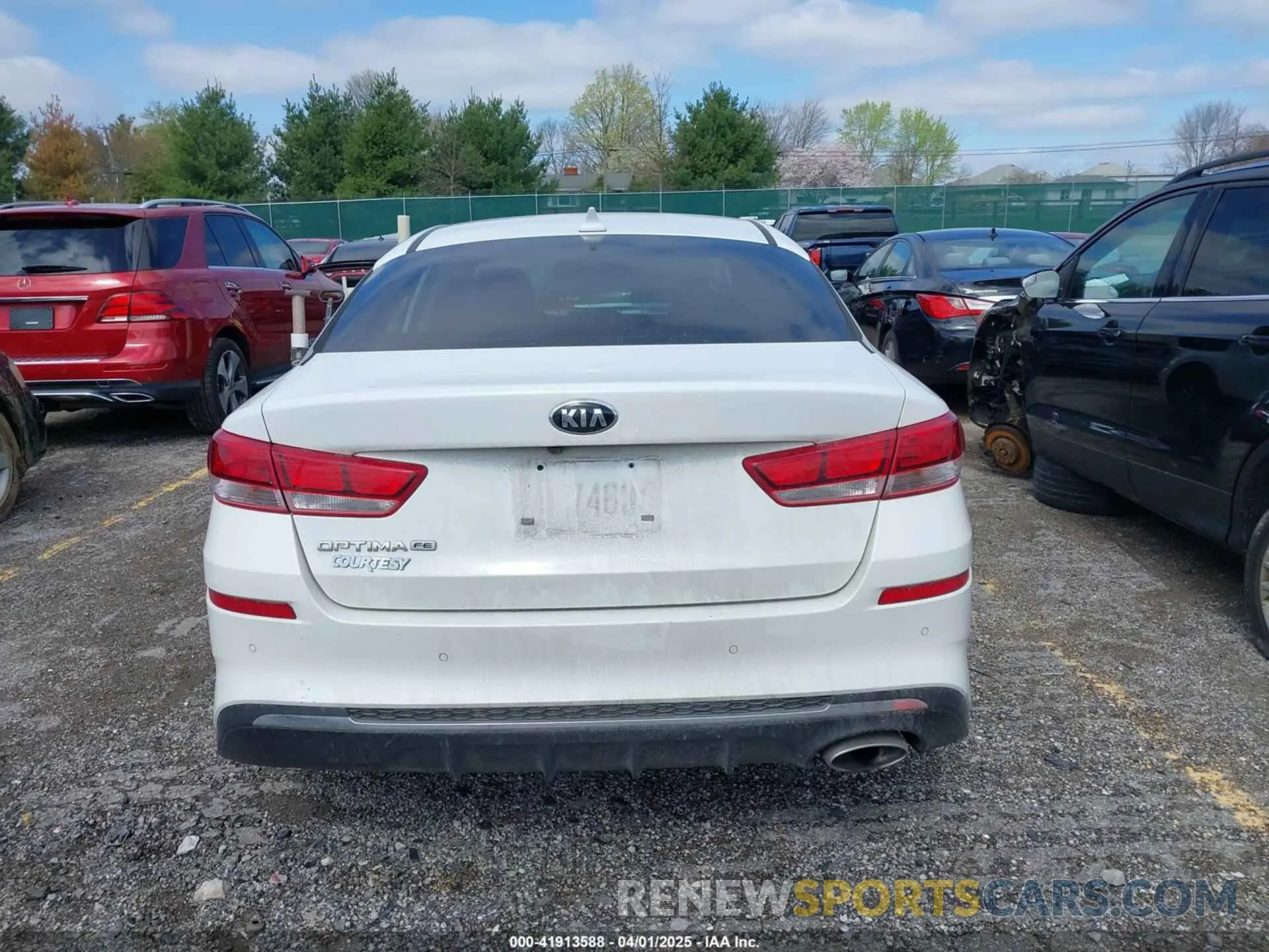 16 Photograph of a damaged car 5XXGT4L38LG415878 KIA OPTIMA 2020
