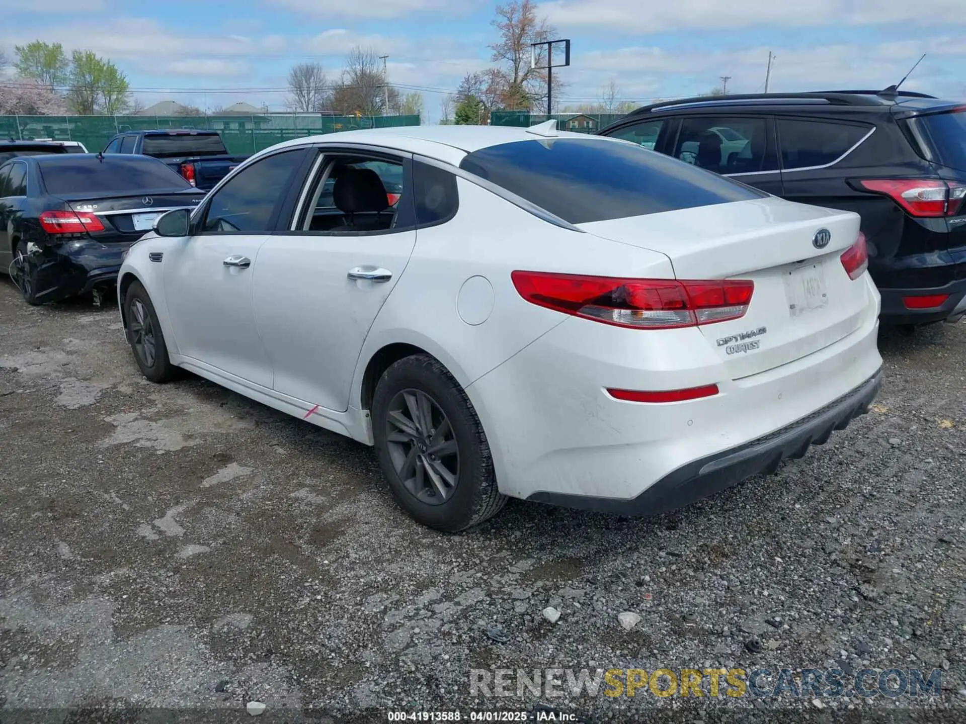 3 Photograph of a damaged car 5XXGT4L38LG415878 KIA OPTIMA 2020