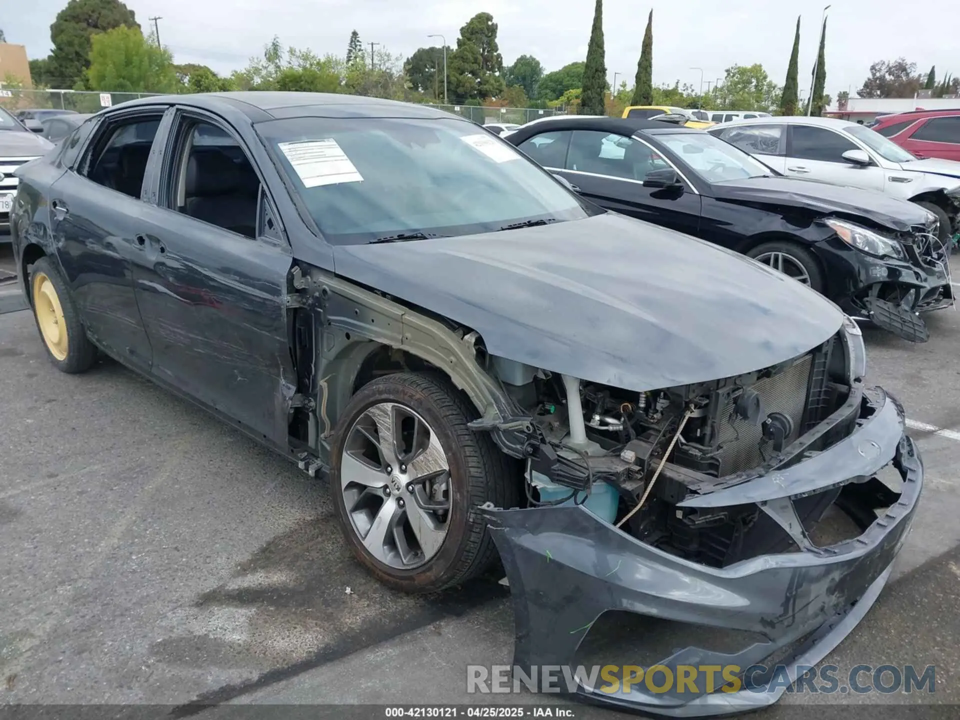 1 Фотография поврежденного автомобиля 5XXGT4L38LG419204 KIA OPTIMA 2020