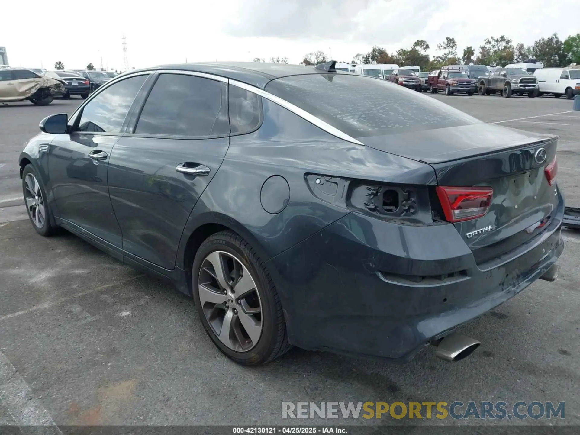 3 Фотография поврежденного автомобиля 5XXGT4L38LG419204 KIA OPTIMA 2020