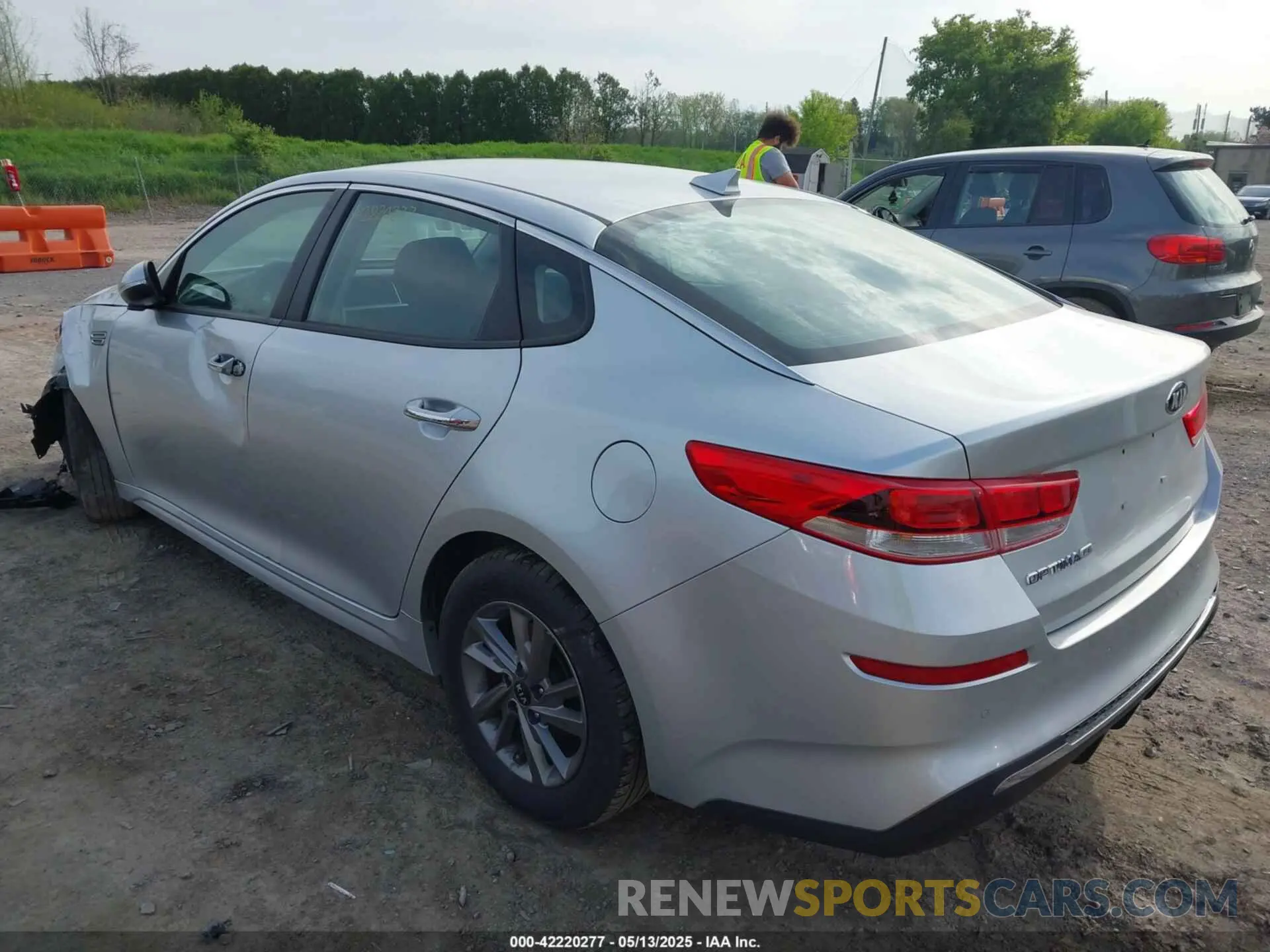 3 Photograph of a damaged car 5XXGT4L38LG444734 KIA OPTIMA 2020