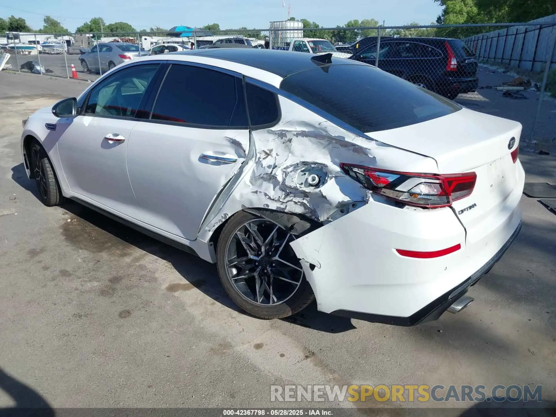 3 Фотография поврежденного автомобиля 5XXGT4L38LG447469 KIA OPTIMA 2020
