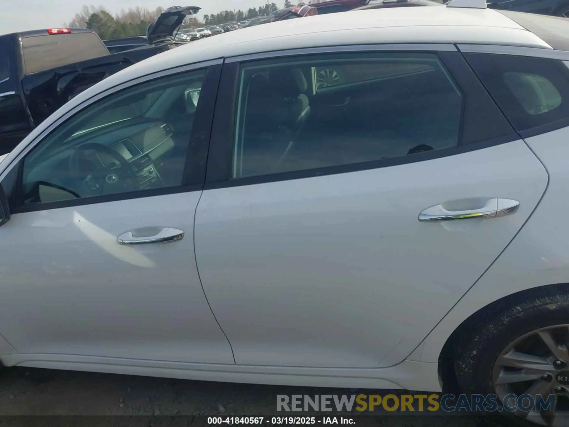 14 Photograph of a damaged car 5XXGT4L38LG448881 KIA OPTIMA 2020