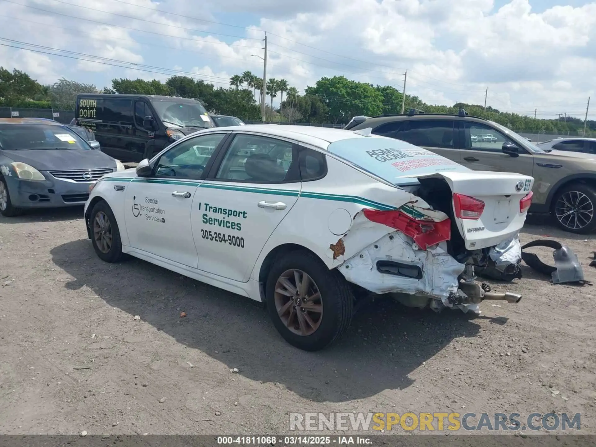 3 Фотография поврежденного автомобиля 5XXGT4L39LG384687 KIA OPTIMA 2020