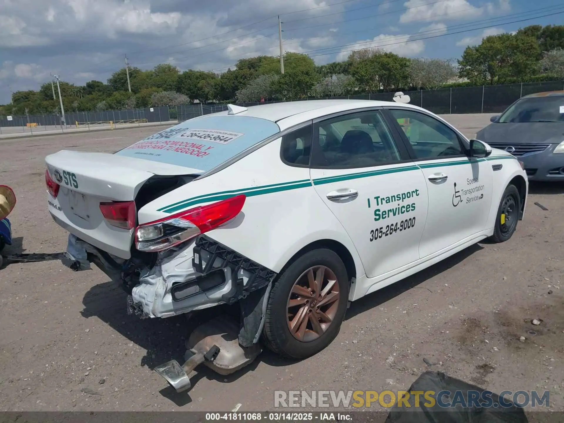 4 Фотография поврежденного автомобиля 5XXGT4L39LG384687 KIA OPTIMA 2020