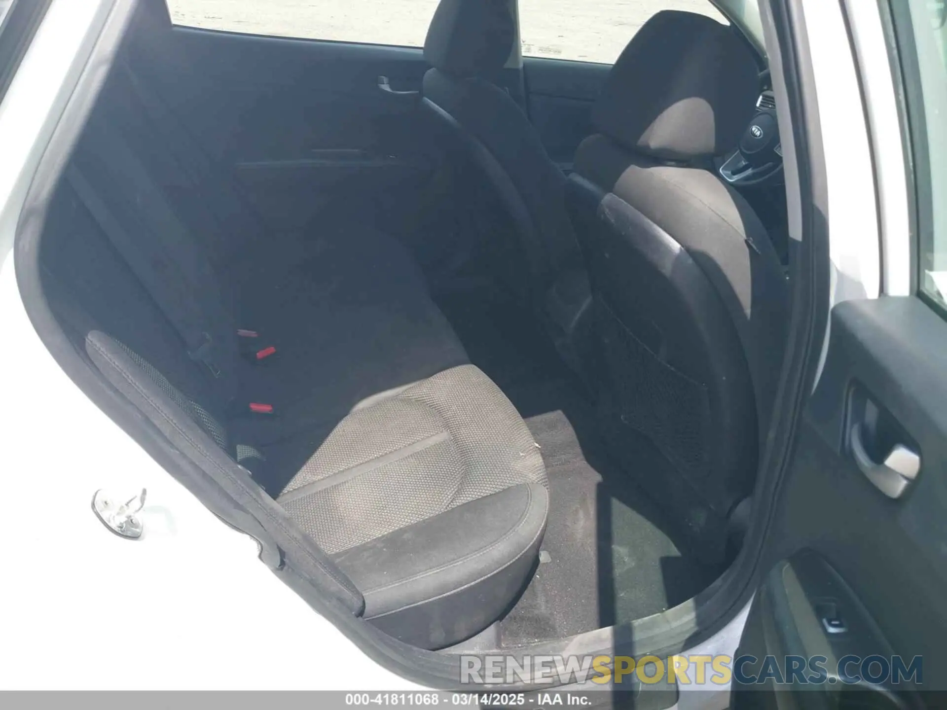 8 Фотография поврежденного автомобиля 5XXGT4L39LG384687 KIA OPTIMA 2020