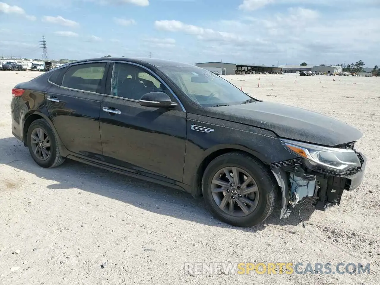4 Photograph of a damaged car 5XXGT4L39LG401892 KIA OPTIMA 2020