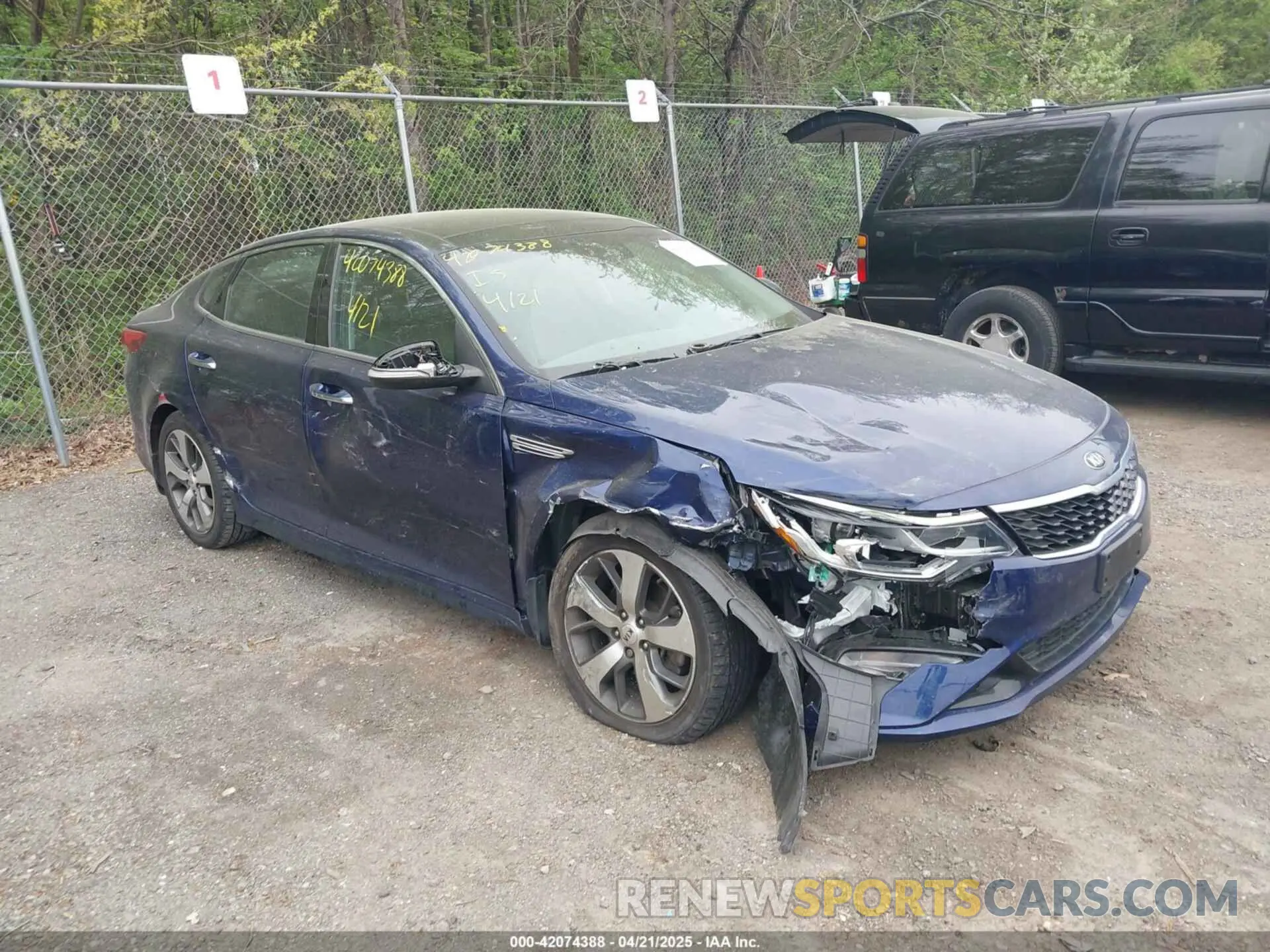1 Photograph of a damaged car 5XXGT4L39LG404890 KIA OPTIMA 2020