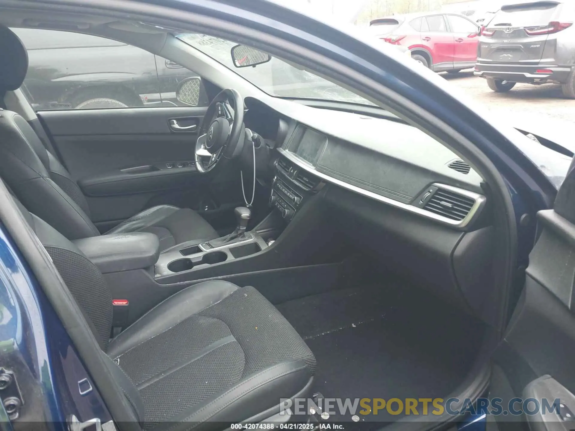 5 Photograph of a damaged car 5XXGT4L39LG404890 KIA OPTIMA 2020