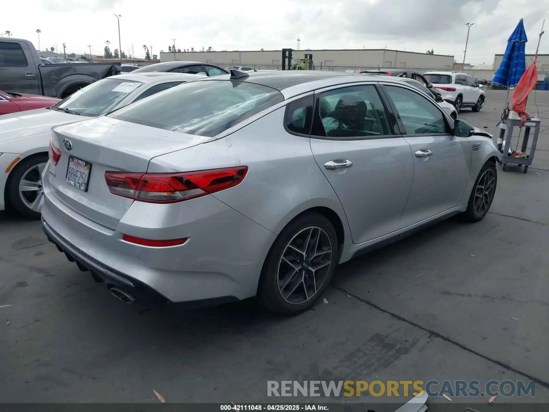 4 Фотография поврежденного автомобиля 5XXGT4L39LG444628 KIA OPTIMA 2020