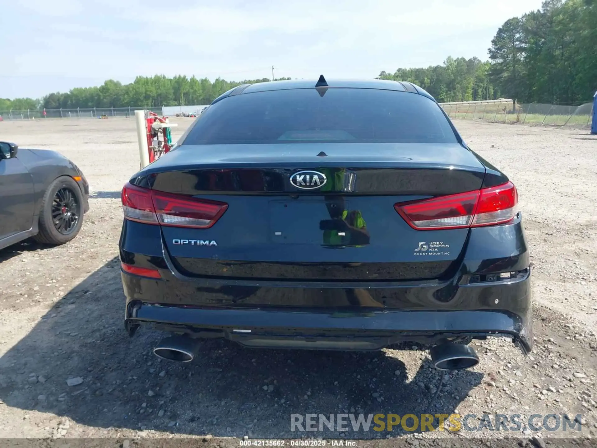 17 Photograph of a damaged car 5XXGT4L39LG450249 KIA OPTIMA 2020