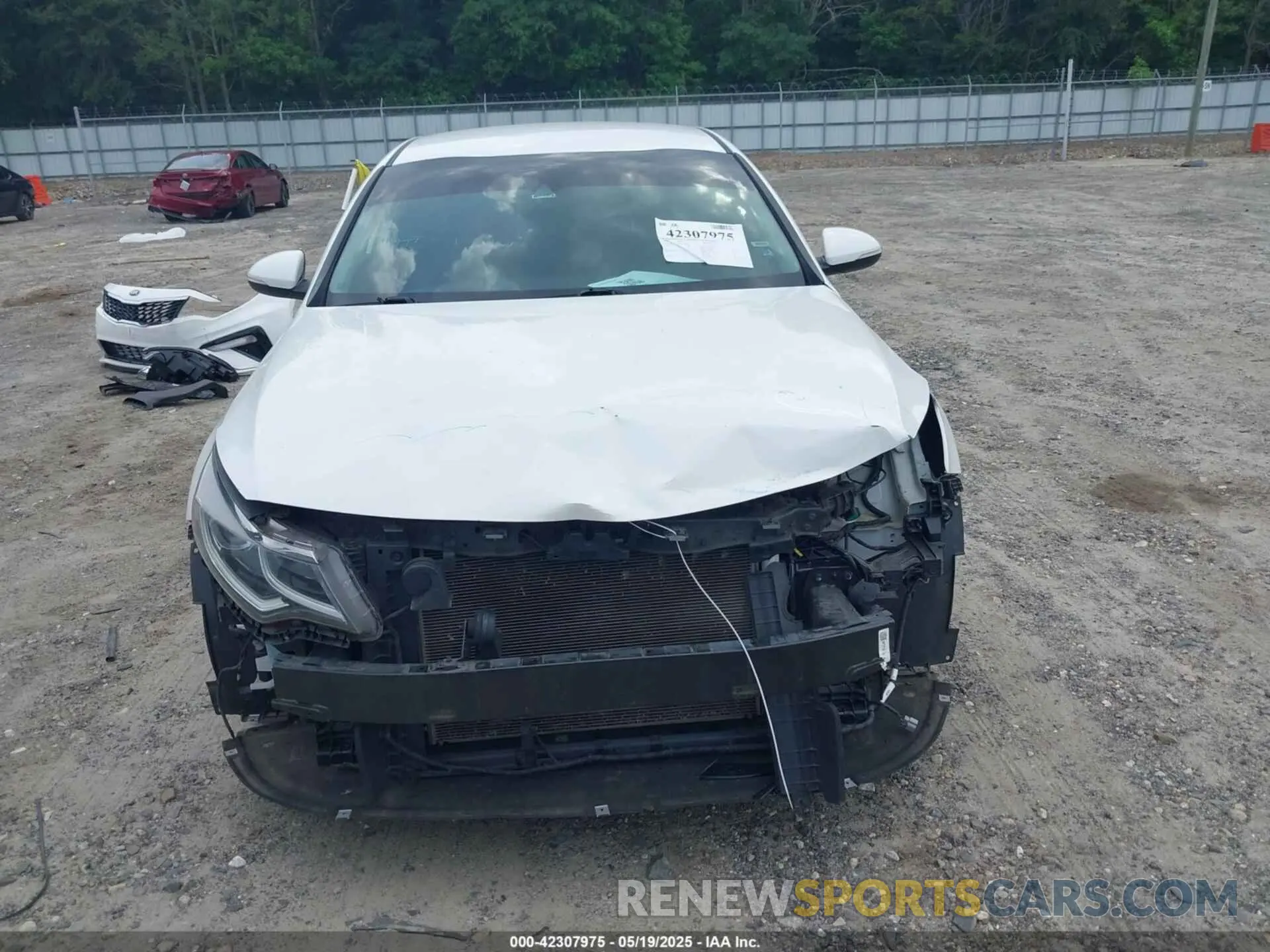 13 Photograph of a damaged car 5XXGT4L3XLG385606 KIA OPTIMA 2020