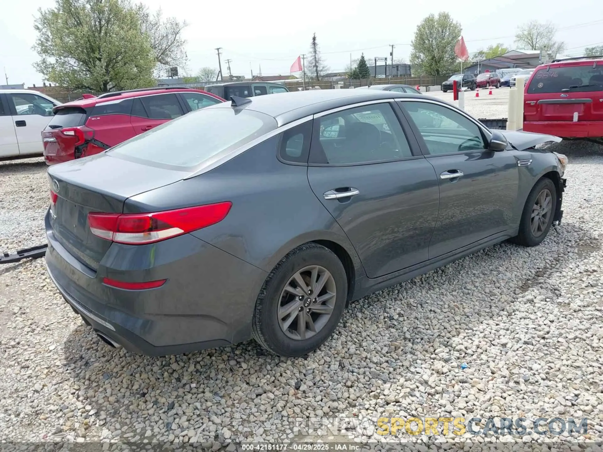 4 Фотография поврежденного автомобиля 5XXGT4L3XLG391437 KIA OPTIMA 2020