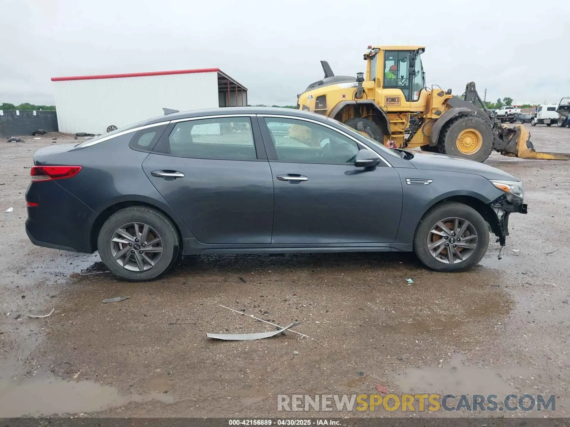 14 Photograph of a damaged car 5XXGT4L3XLG392667 KIA OPTIMA 2020