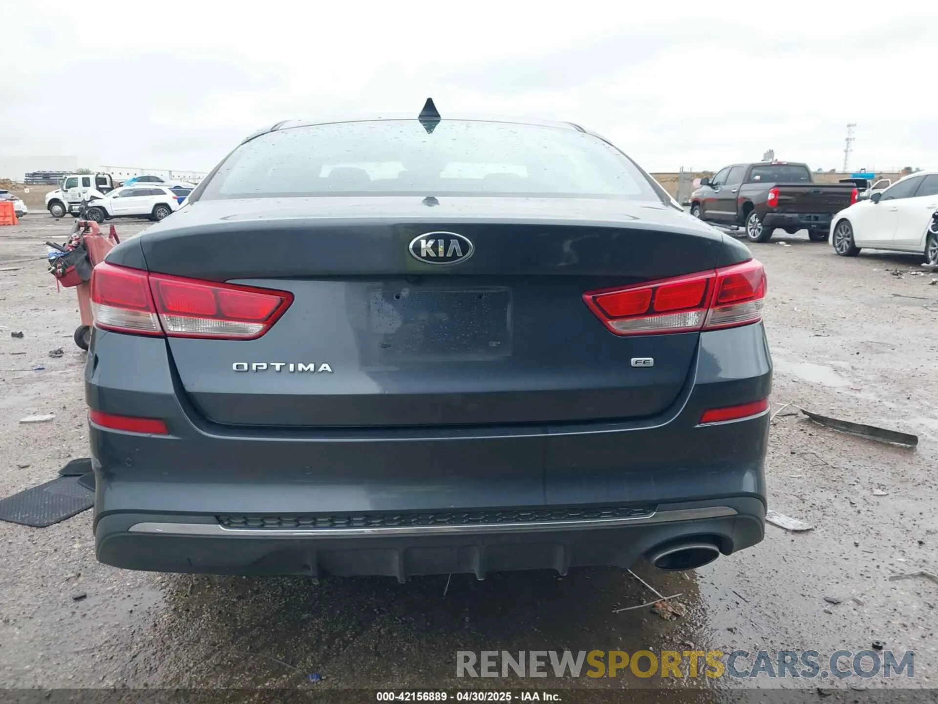 17 Photograph of a damaged car 5XXGT4L3XLG392667 KIA OPTIMA 2020