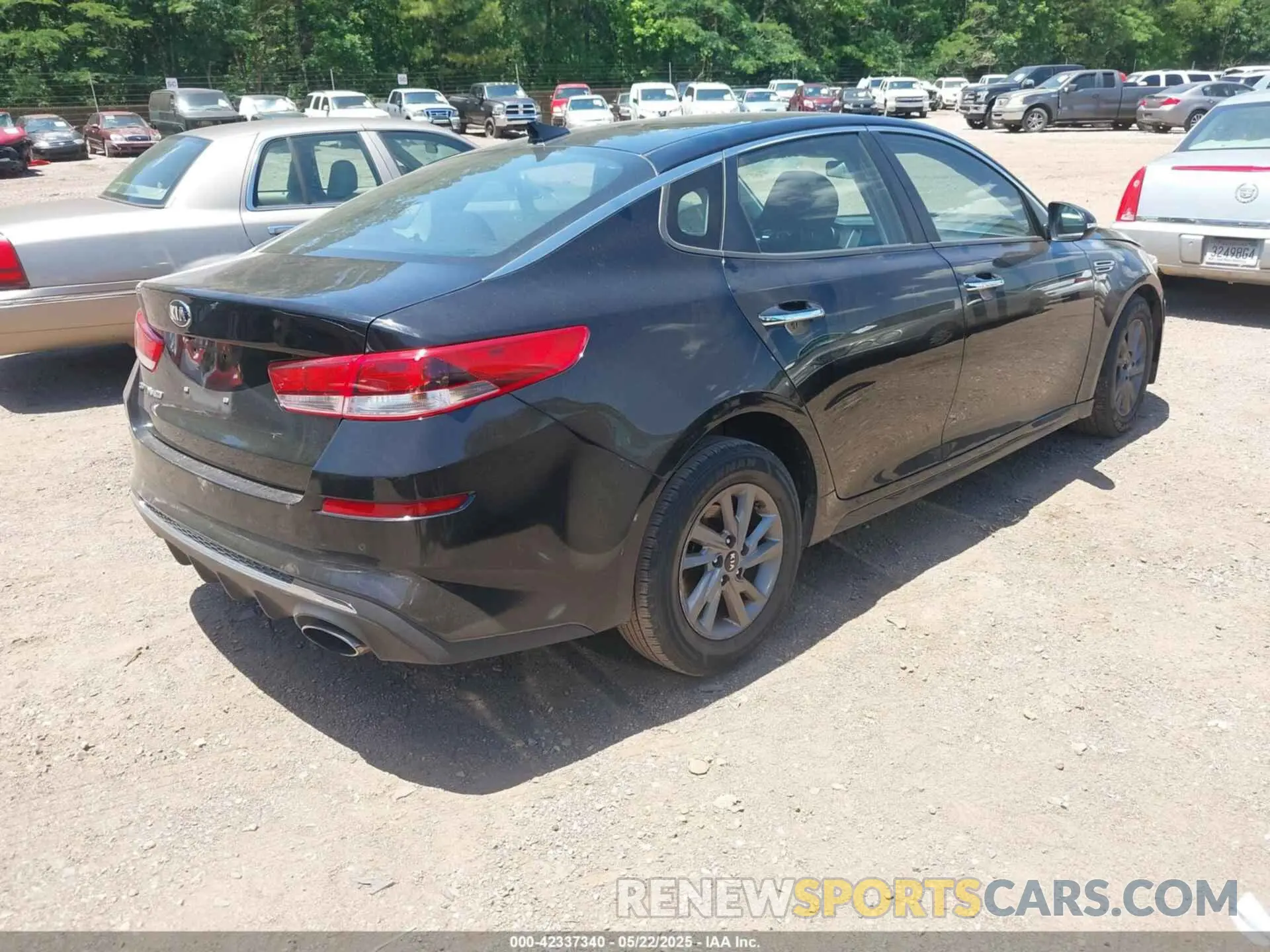 4 Photograph of a damaged car 5XXGT4L3XLG397383 KIA OPTIMA 2020