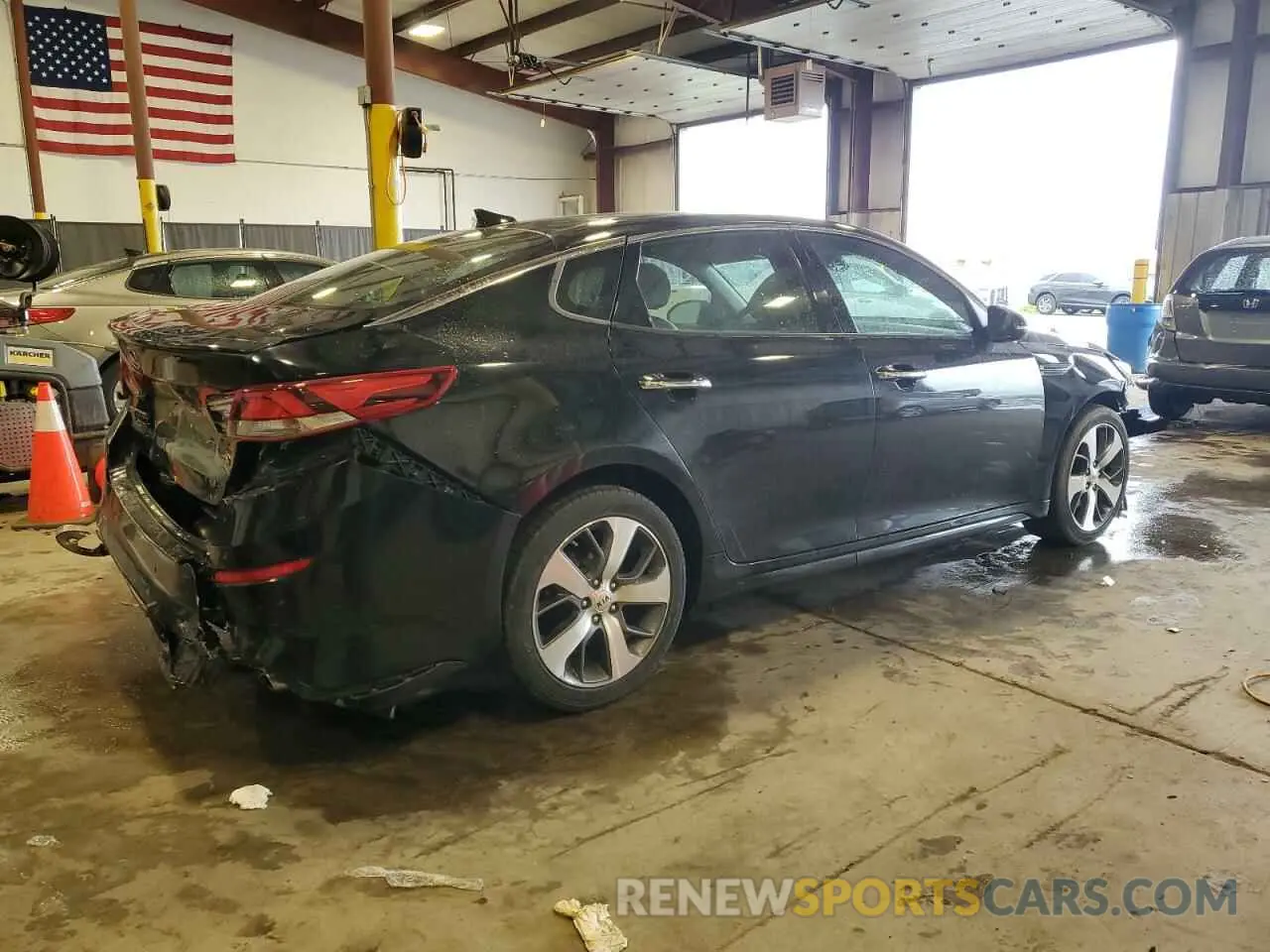 3 Photograph of a damaged car 5XXGT4L3XLG402937 KIA OPTIMA 2020