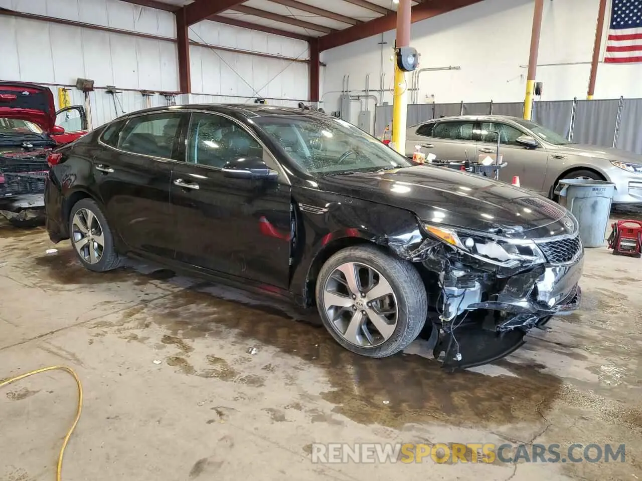 4 Photograph of a damaged car 5XXGT4L3XLG402937 KIA OPTIMA 2020