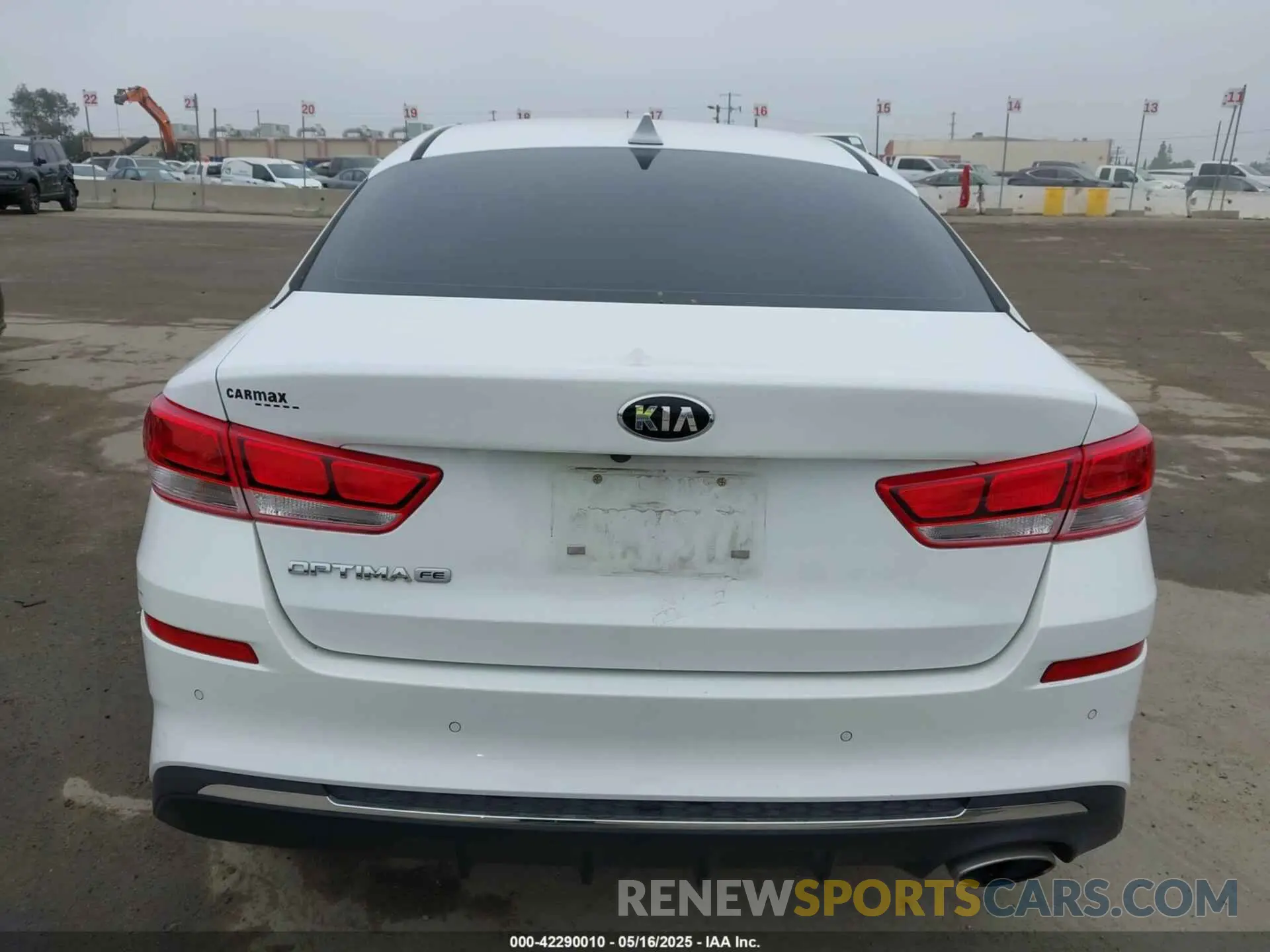 16 Photograph of a damaged car 5XXGT4L3XLG422203 KIA OPTIMA 2020