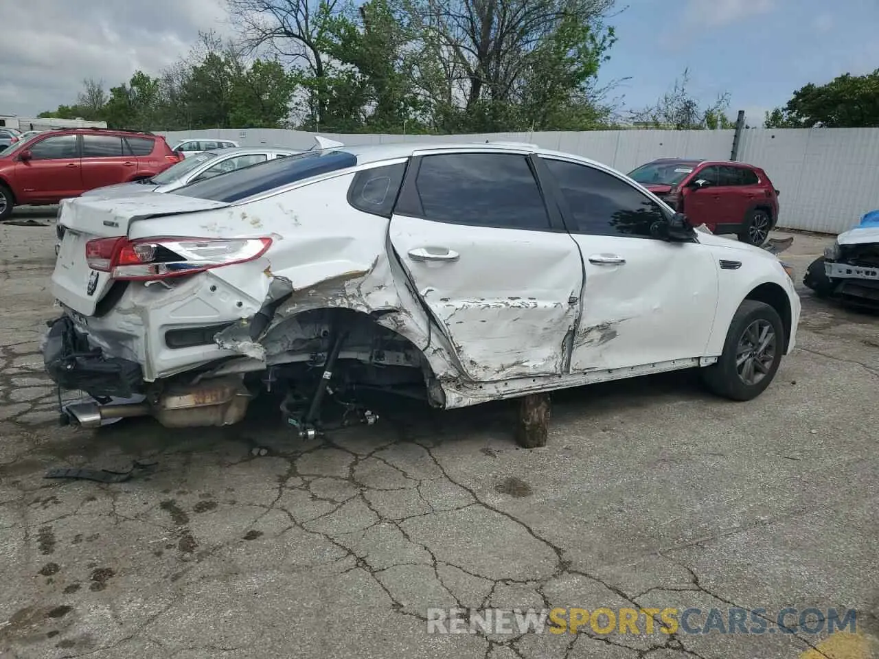 3 Photograph of a damaged car 5XXGT4L3XLG429183 KIA OPTIMA 2020