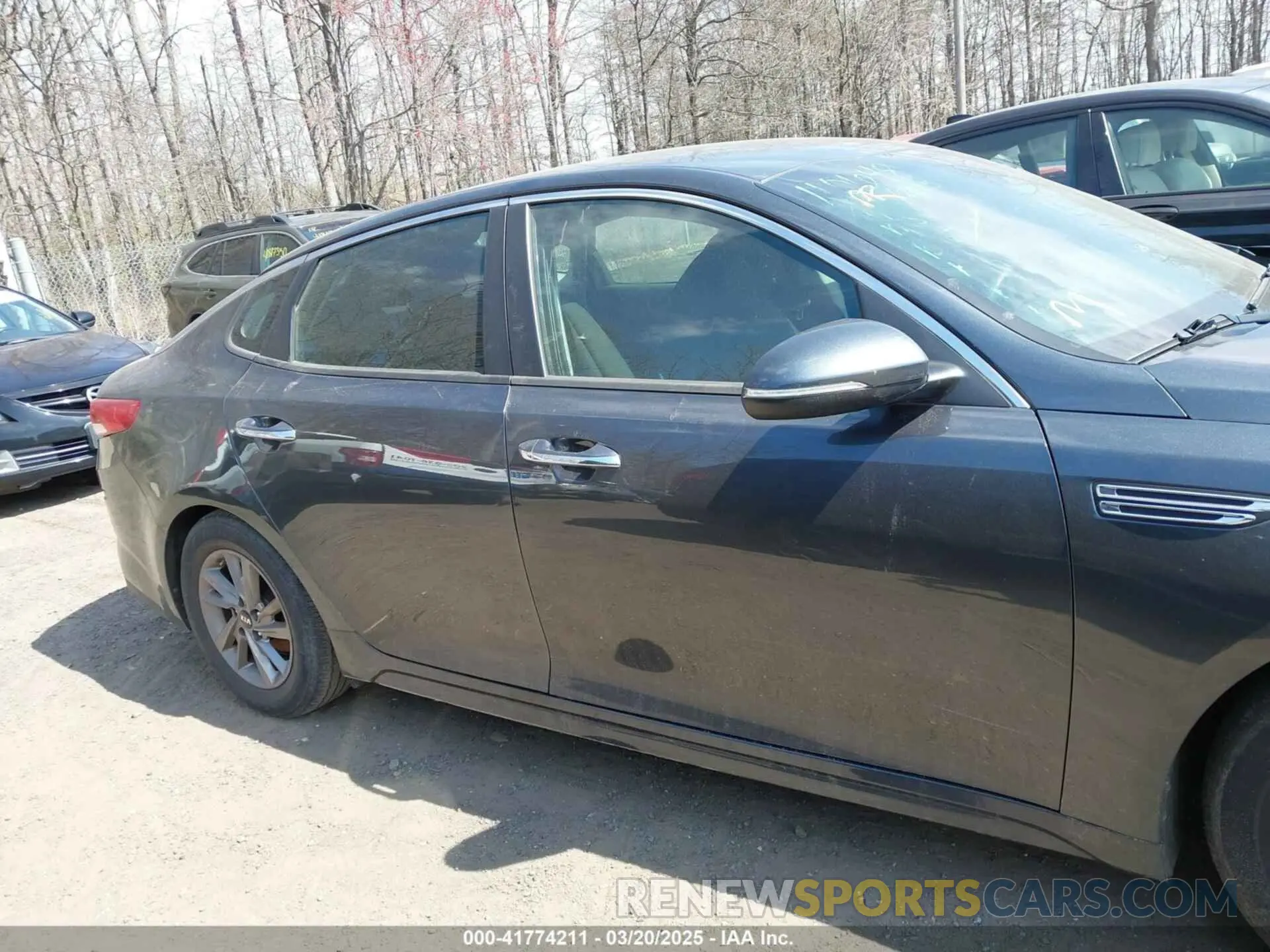 12 Фотография поврежденного автомобиля 5XXGT4L3XLG438465 KIA OPTIMA 2020