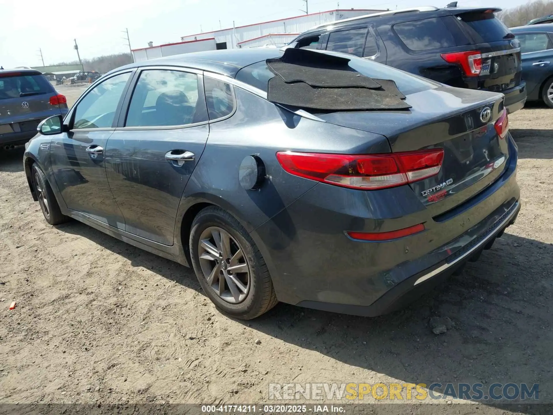 3 Фотография поврежденного автомобиля 5XXGT4L3XLG438465 KIA OPTIMA 2020