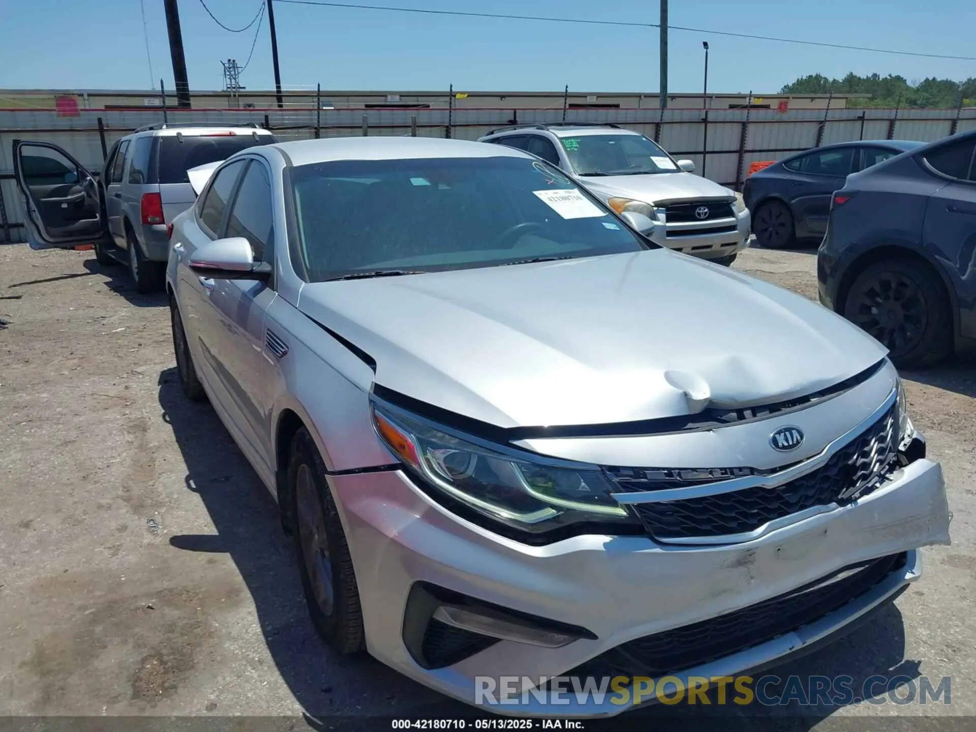 1 Фотография поврежденного автомобиля 5XXGT4L3XLG445335 KIA OPTIMA 2020